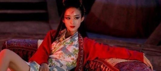 �����µ�Ů��˭��ޣ���ʫʫ���ģ���һ��³�������