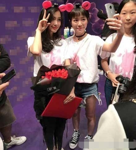 Angelababy�����״���������ʮ�㣬���ȸ�Ц����������