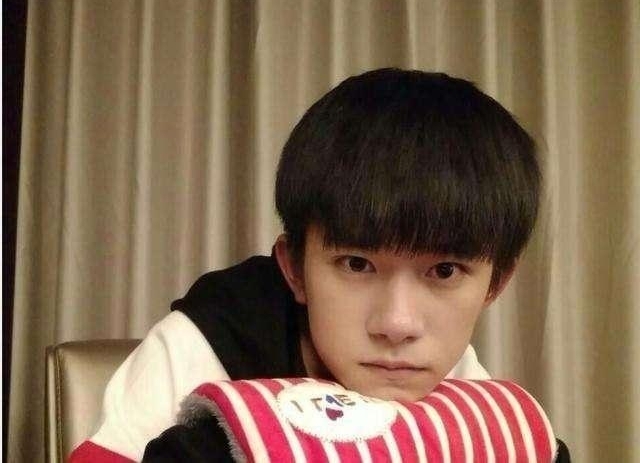 TFboy�������Դ������˫˫���� ֻ��ǧ��Խ��Խ˧��