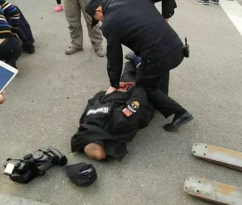 ���ӽ�ͷ����ĸ�ף�ĸ����������Ѫ������