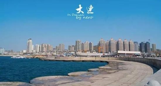 ��һ�����Ǻ��ܱ߳����ϴ�ɳ����������������ͣ��
