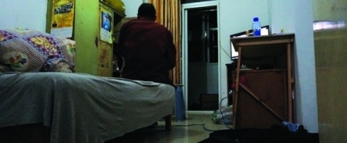 ���գ�Ů������������ ���ڼ���ɩ��û���