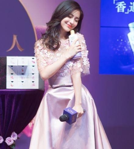 Angelababy�����״���������ʮ�㣬���ȸ�Ц����������