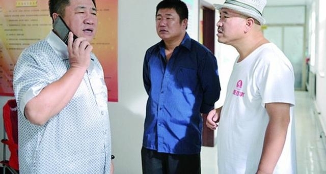 ��尮��֮����ɽÿ��ͷ�������Ķ�̯���¶��ˣ�̯�ϴ��¶���