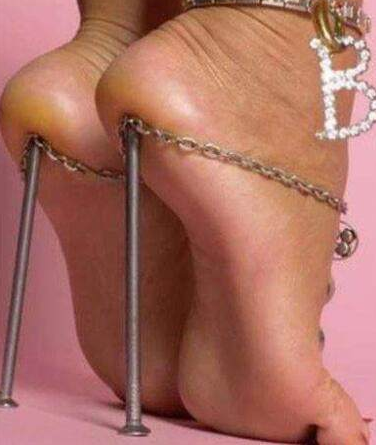 ��ӱ�ĺ���߿�������Ͼ��ȶ̣������Ƶ���˫�������ĸ����ˣ�