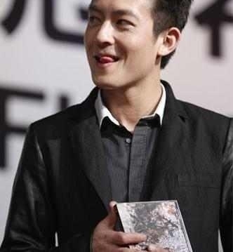 ����Ϊ���»��Ӱ���, ȴ���䵽ҹ���̽�, �ֺͳ�ģ����Ů��