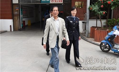 �人�н���������������Ϊ��Σ���˿�ͨ��ɫͨ��