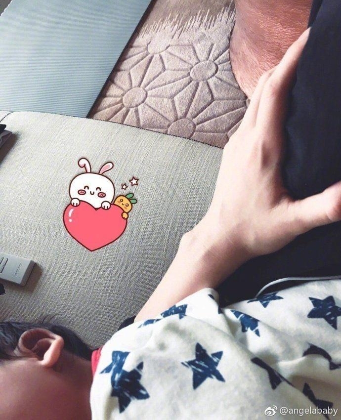 Ҧ�����ܾ�angelababy��Ů�������谮����ȴΪ����Ϳ�ڳ���