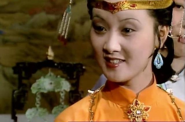 ����΢��˽�üǵ���Ů���ǣ���һ��ϢӰ���ҹ��ڣ�һ��ȴ�����伣