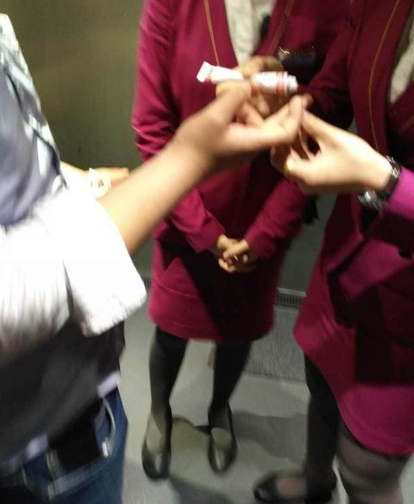 ֣��С������ϾͲ��ֱ����� ��Ů�߽����鴦��