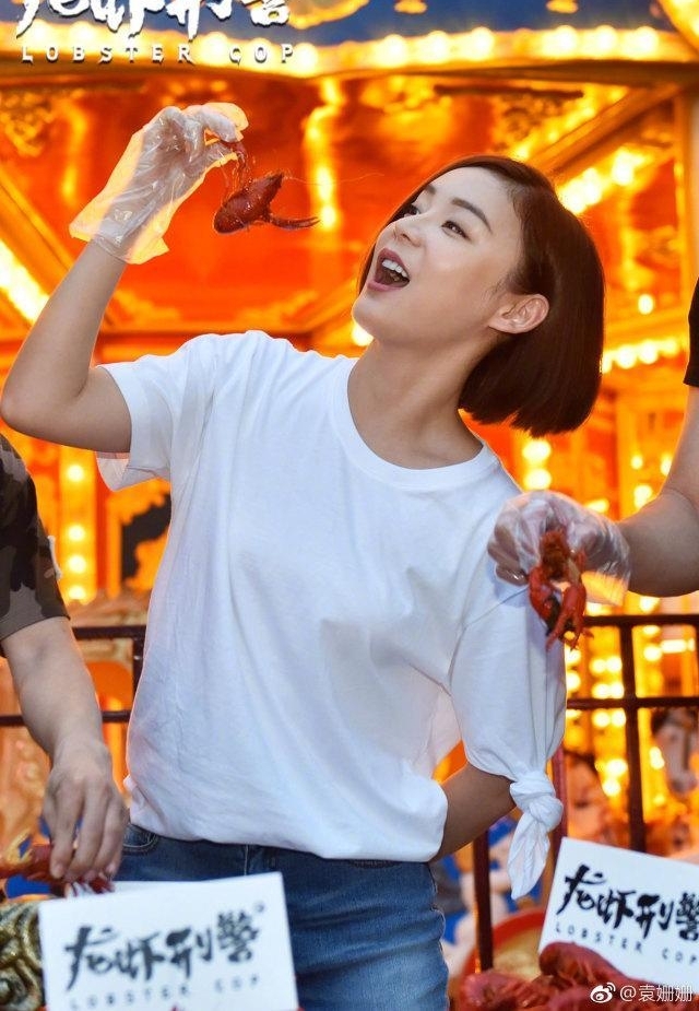 ��������橣���ز�¶��������Ů����