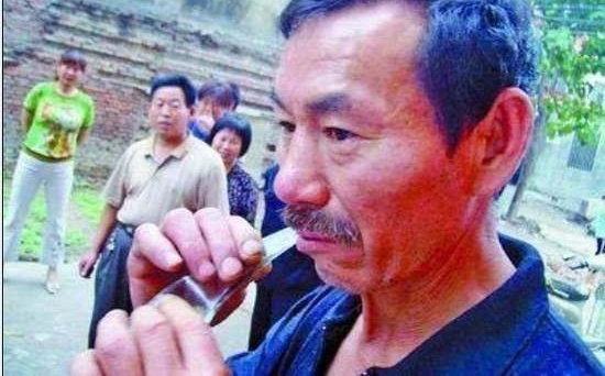 ��ʳ�˾�Ȼʲô���ԣ�����ʯͷֽ��������������Ȼ�����У�