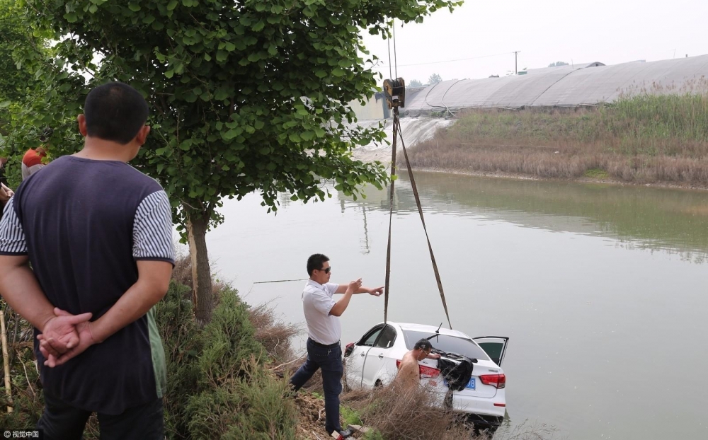 ɽ������һС�γ�ʧ�س������ ˾����������