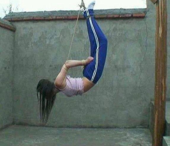 ũ��Ů�˳��챻��ס��������������ÿ���˵��