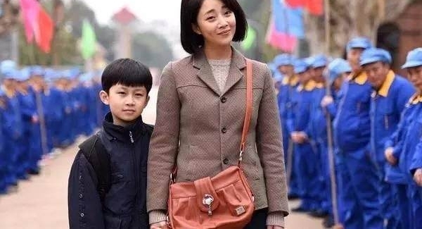 ���Ӿ硶��ë�����졷����ҵ�۹������ůɫ��