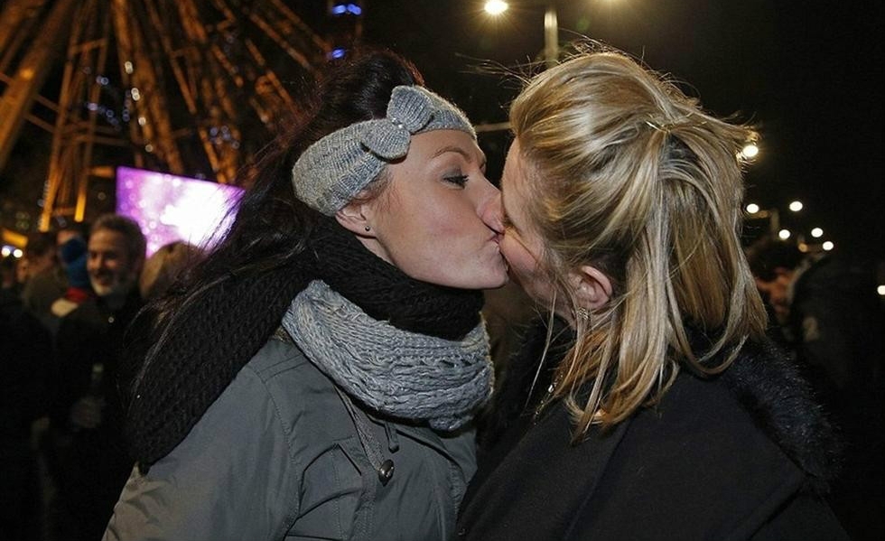 ��ҹ��������Ů��ϯ�ض�˯����·�˽���