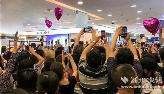 ����������ս��人 Ϊ׬Ǯ��������