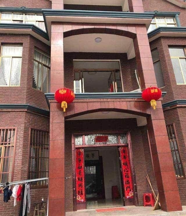 �峤�Խ�������С�󷿣�������20��̫�ϵ����ˣ�