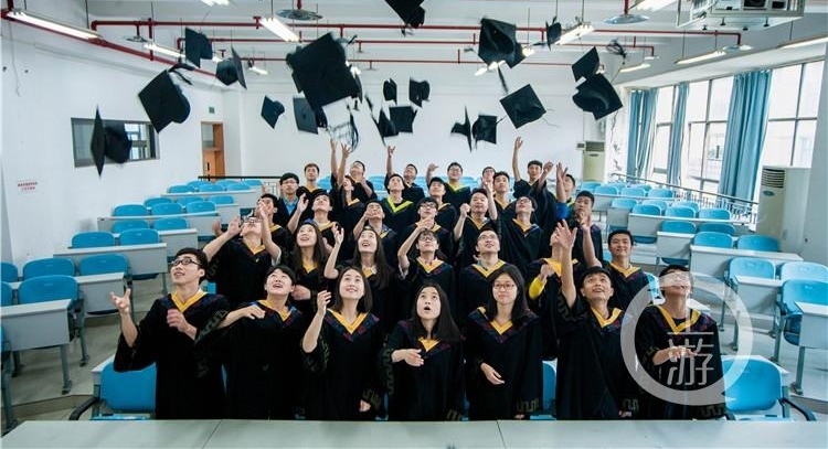 �����ѧ����һ����ʽ��ҵ����Ϯ