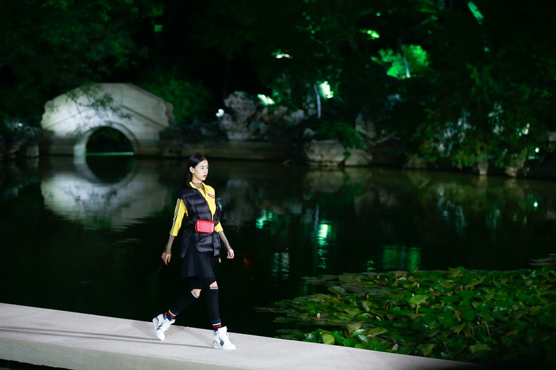 ��˾�����ݽ���ʵ��ʱװ��