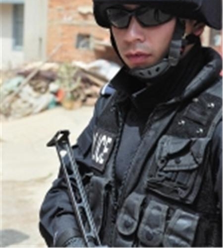 ���Ϲ���Ӣģ������������ ����4�˻���ȫ�����㾯��