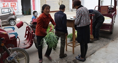 ������Ůû��Ů����ѧ�����˳� ũ�常ĸ��1����Ů����