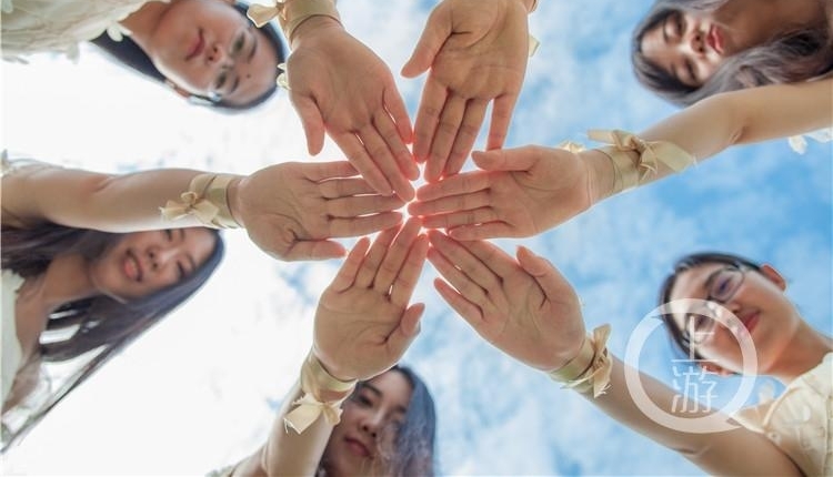 �����ѧ����һ����ʽ��ҵ����Ϯ