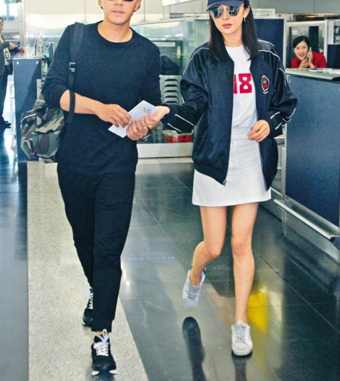 �����������͹���������Ϸ�����ݵ���Ϊ��һ���Ӻ���