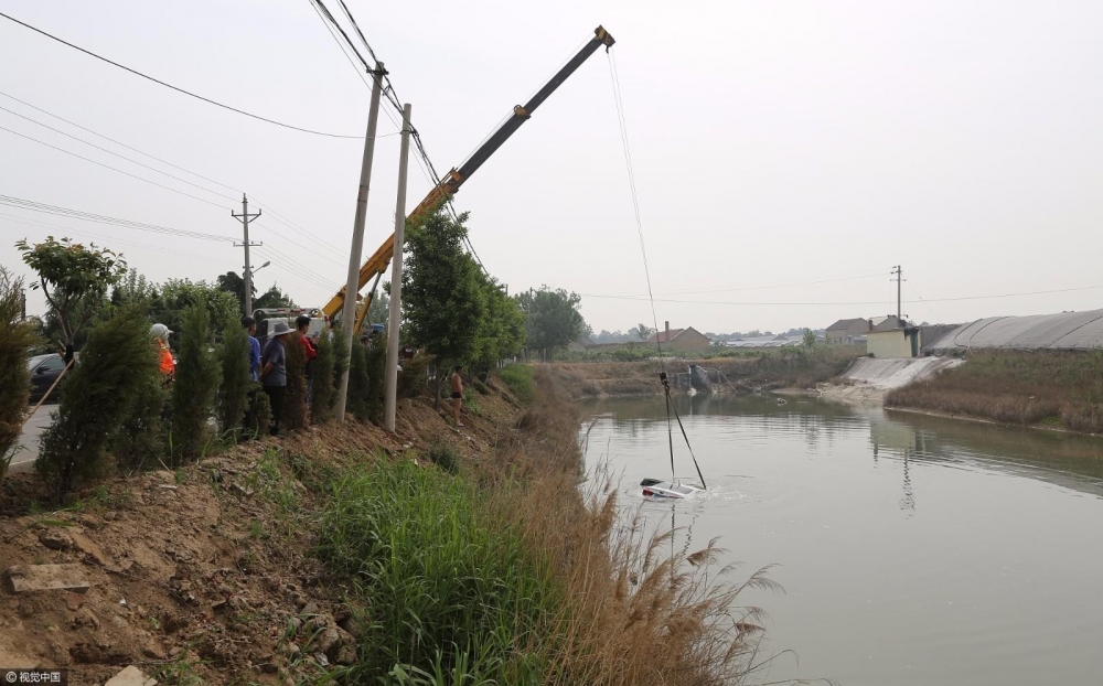ɽ������һС�γ�ʧ�س������ ˾����������