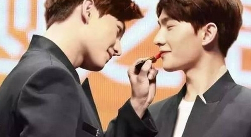 ���׷������˿��ʹ����������ϧ��Ҳ��Ӧ����ô��˺��񫰡