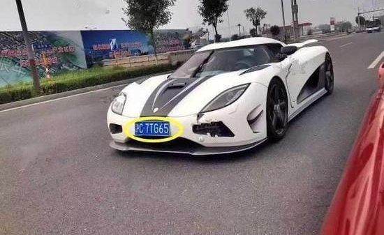 ������ǧ���ܱ����ſᣬ���Դ����ƺ�ȴ��·�˳�Ц