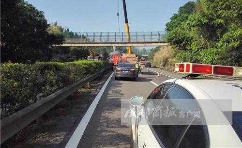 ���˸������������Ŷձ������ײ�� ��ͷǶ��2������