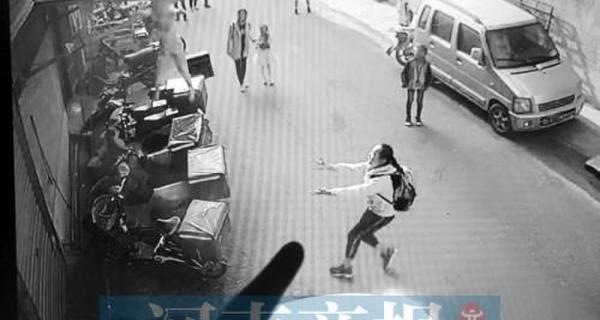 12��СѧŮ���½�2��׹¥��ͯ �Ƹ��µܵ�����