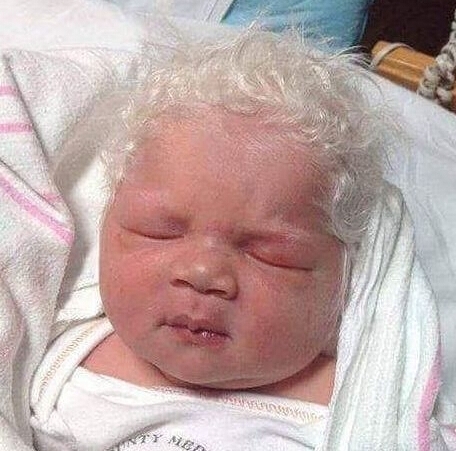 ���Σ�����Ӥ��ȴ����һ�š����塱��