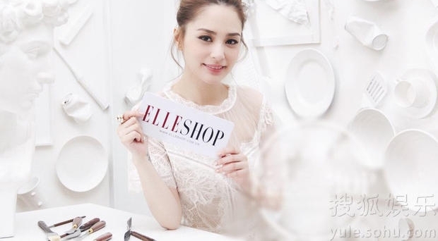 ������ʱ�д�Ƭ�ع� �οշ�����װ������Ů