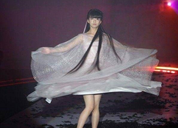 ���������С��Ů�����ɱ����������ҹ�꣬��ʾ��30���긻����