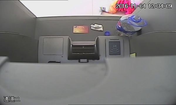 ����Ů����绰թƭ ����ƭ�Ӻ�����ATM���ﵹ����