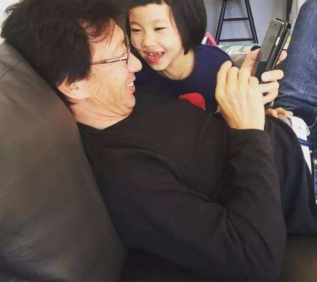 ����Ů��ʱ�̴������� Ц�ñ�˭������