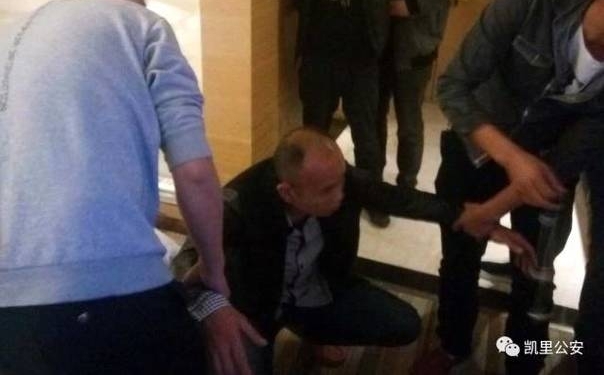 ��������������෸�������������Ϊ�Լ����룬�Լ��˸���