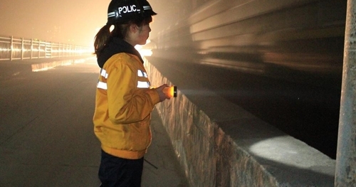 90����·Ů���ع���һ�죬һ���������Ѱ�