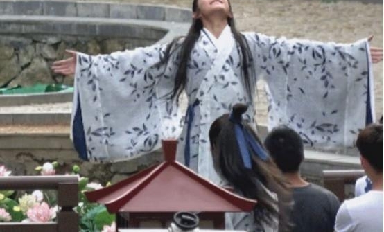 ���Ӿ绨���ܸ�Ц��������񡷵ĺ�����3�꣬�������������ǵ���