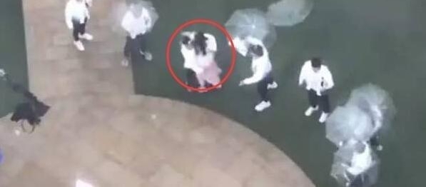 ��ӱ�ع����У�֣���˷ܣ����ǵ������Ƿ�Խ������֮�飿