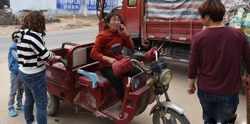 ������Ůû��Ů����ѧ�����˳� ũ�常ĸ��1����Ů����