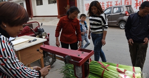 ������Ůû��Ů����ѧ�����˳� ũ�常ĸ��1����Ů����