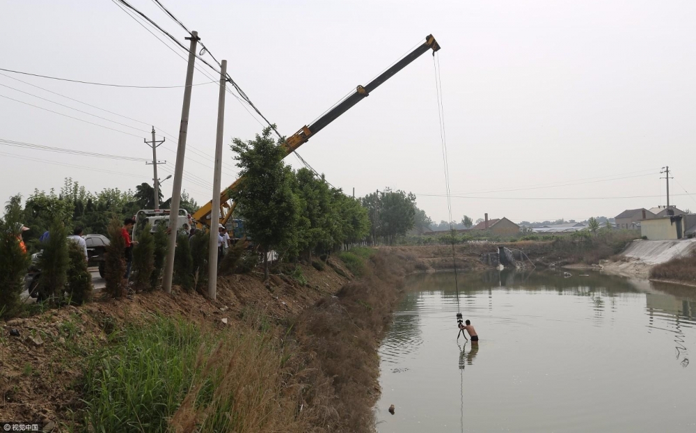 ɽ������һС�γ�ʧ�س������ ˾����������
