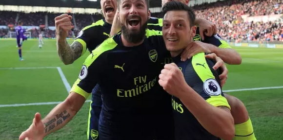 Ů��ѧ������4�꺢ͯ ֻ������̫����