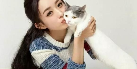����ӱ���������ִ�������ʱ���ִ󷽣������ѵ����۾�һ����