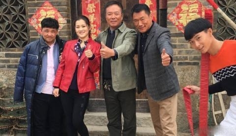 48�궡����ȫ�ҽ��գ���������Ȭ������ã�һ˫��Ů�͵��в�