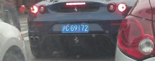 ������ǧ���ܱ����ſᣬ���Դ����ƺ�ȴ��·�˳�Ц