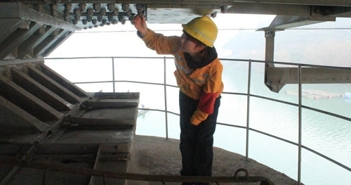 90����·Ů���ع���һ�죬һ���������Ѱ�